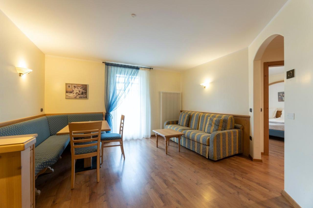 Hotel Lido - Slow & Natural Living Molveno Kültér fotó