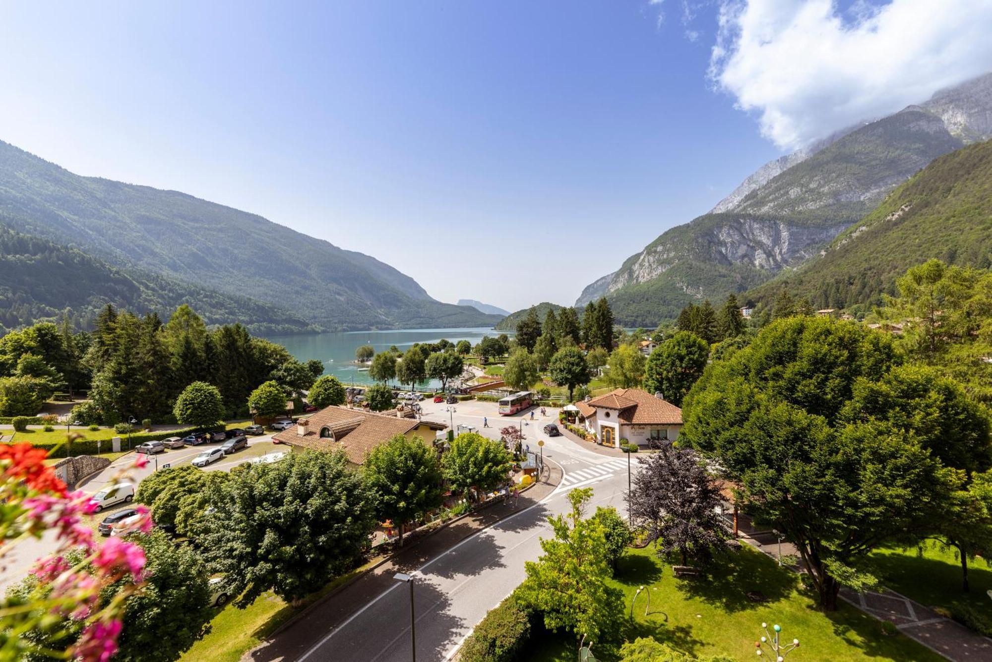 Hotel Lido - Slow & Natural Living Molveno Kültér fotó